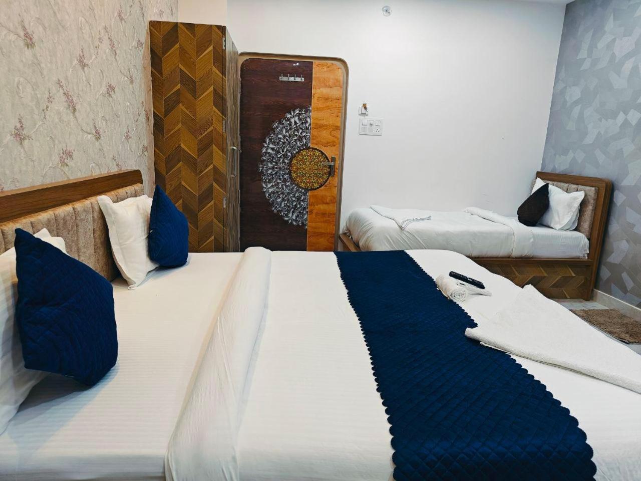 Hotel The Pushpraj Varanasi Exterior photo